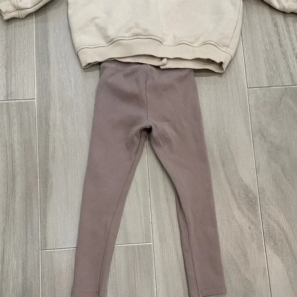 Zara 4T Kids Button Down Sweatshirt Beige and Beige Leggings Outfit - Picture 9 of 11